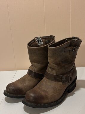Frye Veronica Distressed Brown Leather Short Boots Size 7M